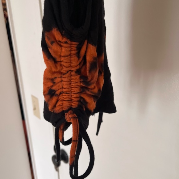 OMighty Black & Orange top - Picture 2 of 4